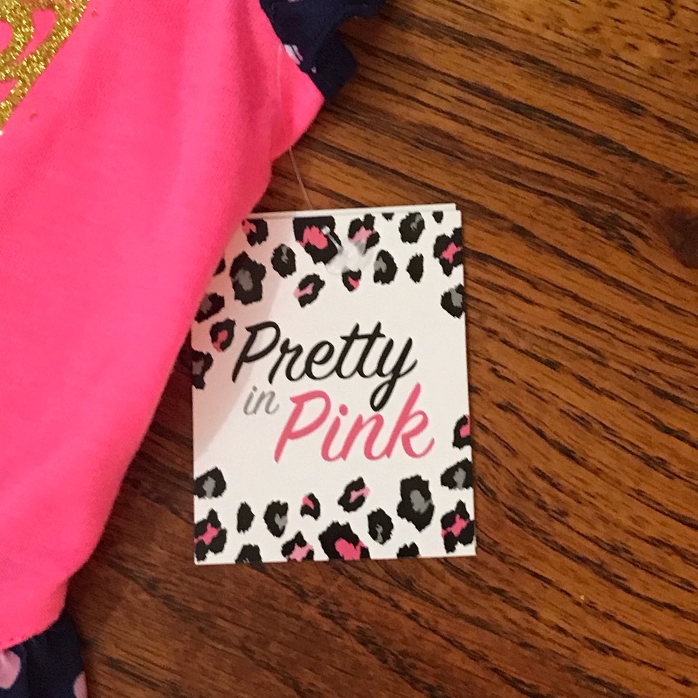 Puppy / Dog / Pet Apparel Princess at Heart Dress NWT
Crown & Hearts
Medium
Bun - Picture 6 of 14